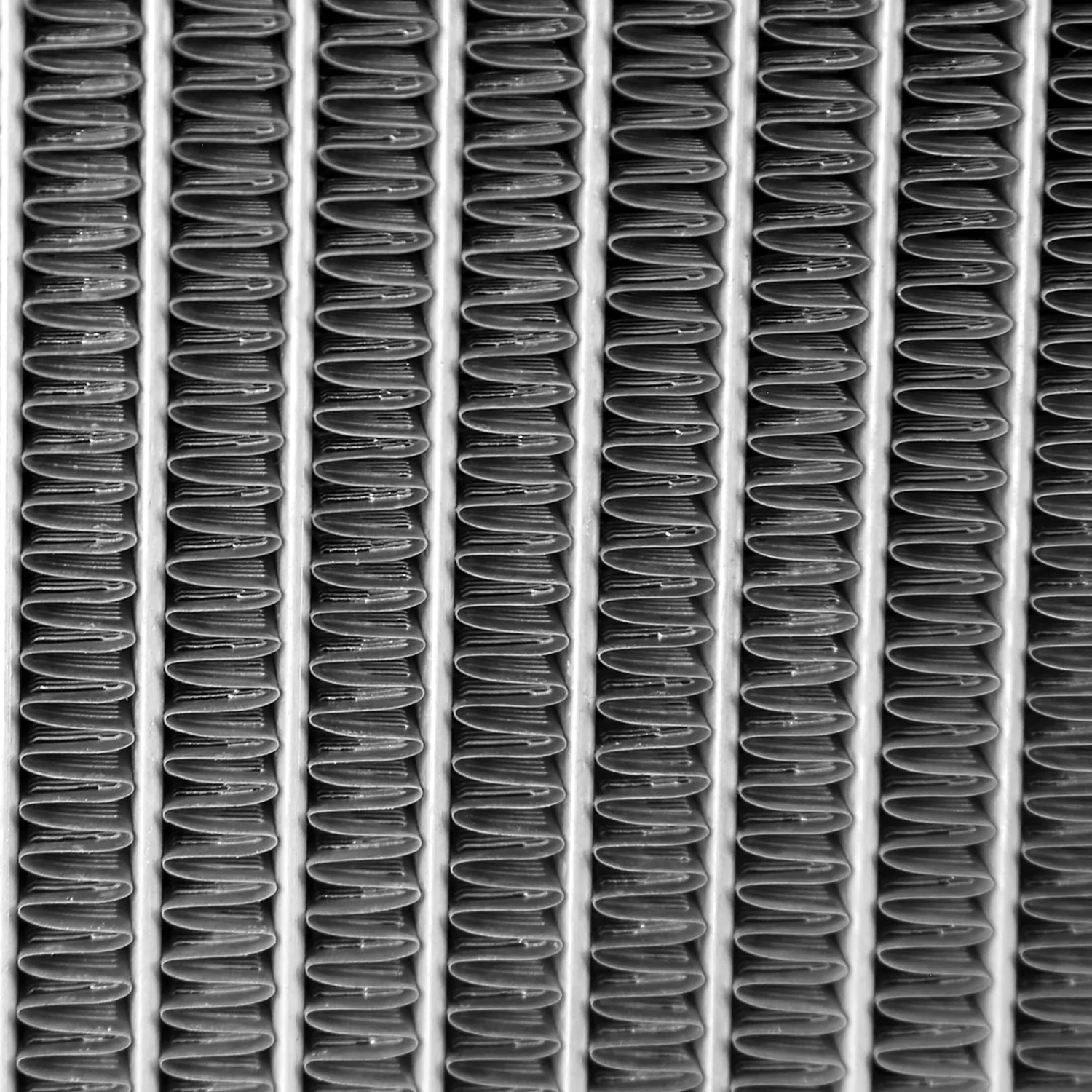 1991-2001 Jeep Cherokee/Comanche 2.5L/4.0L Alu 3-Row Performance Radiator - Image 3