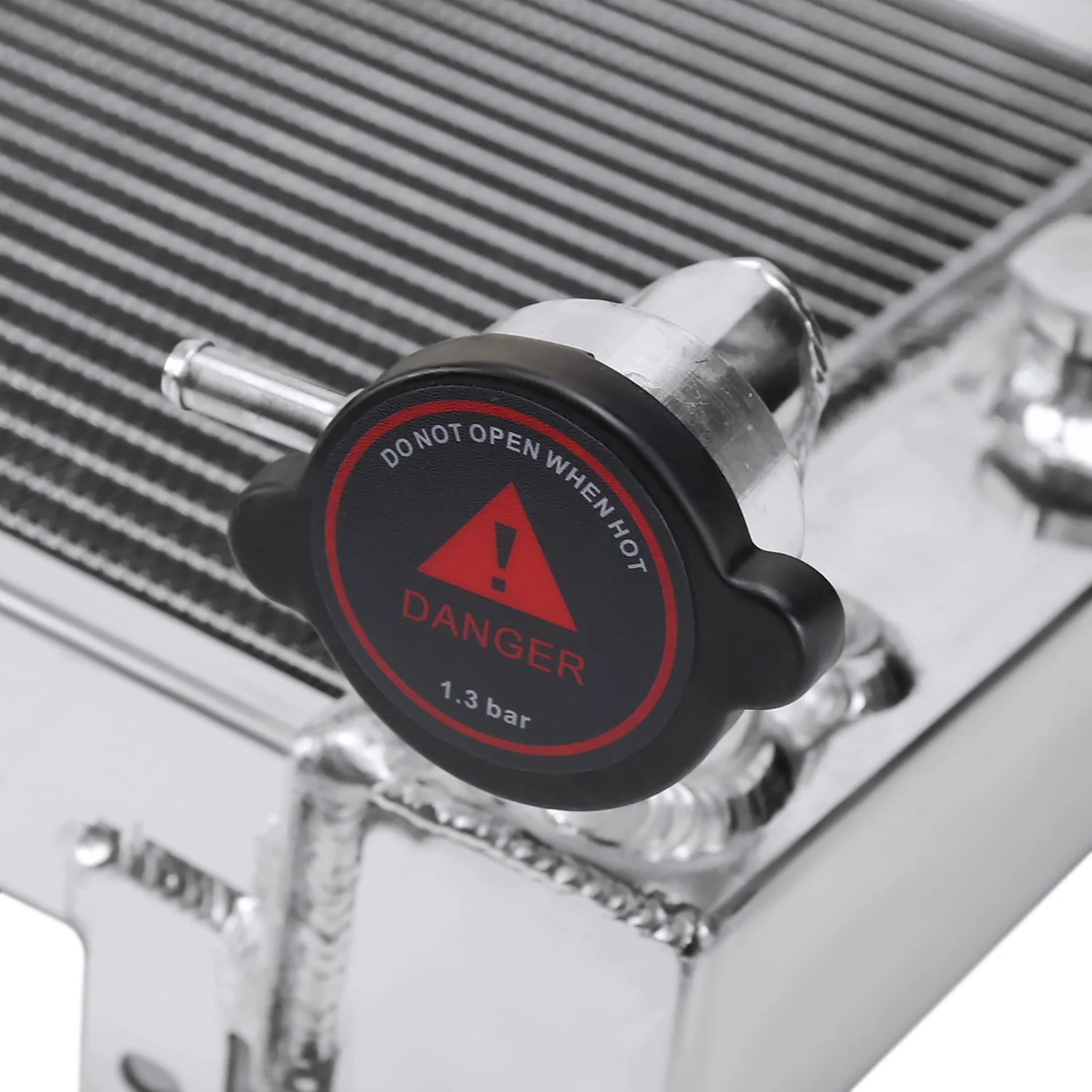 1991-2001 Jeep Cherokee/Comanche 2.5L/4.0L Alu 3-Row Performance Radiator - Image 8