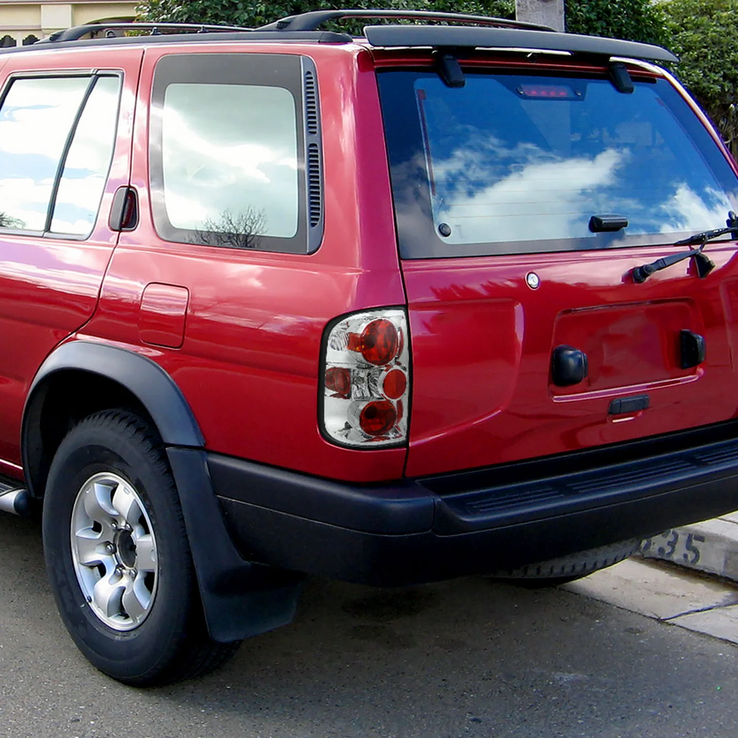 1996-2004 Nisssan Pathfinder/ Infiniti QX4 Tail Lights Chrome/Clear Lens - Image 10