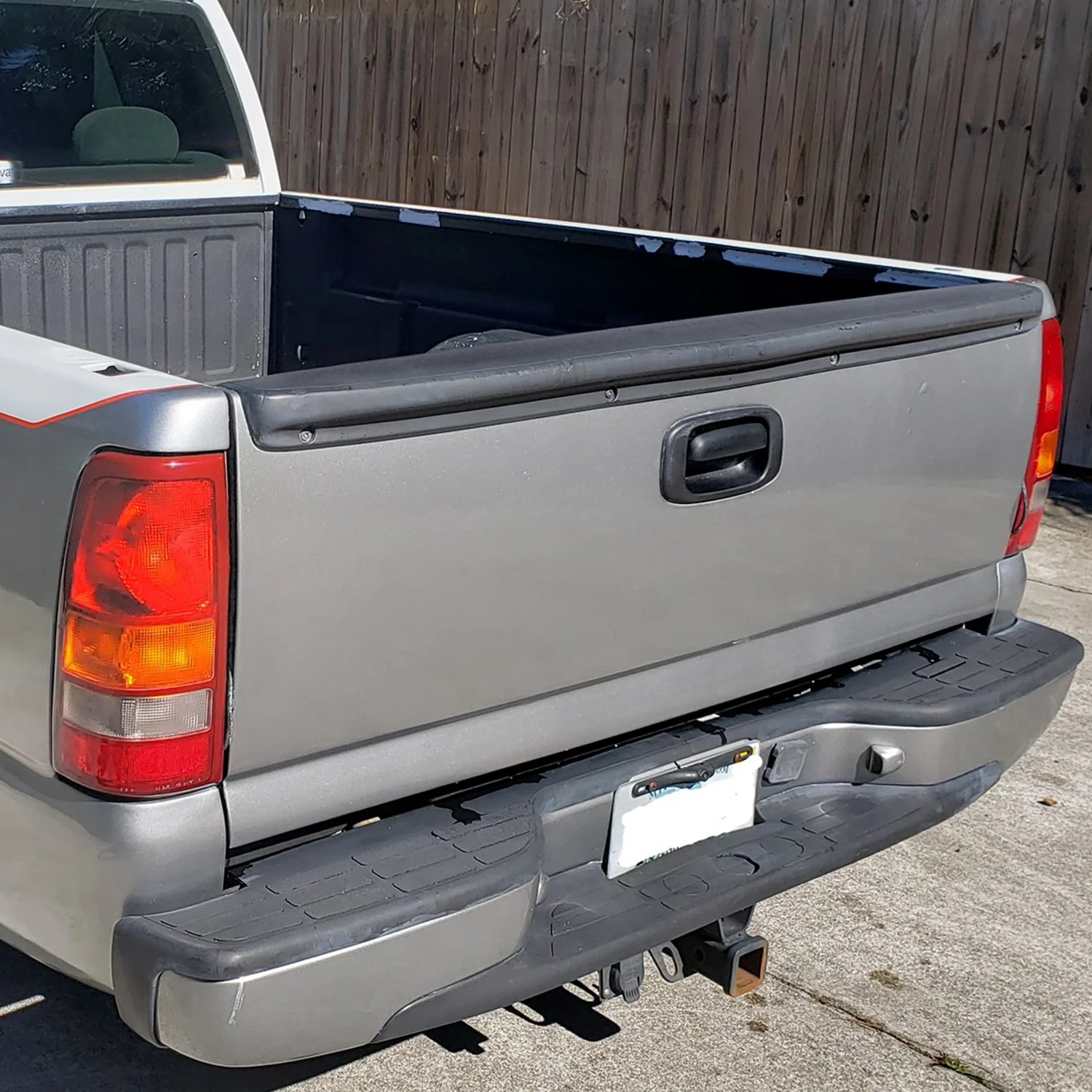 1999-2007 Chevy Silverado/GMC Sierra SLT SLE BLS Tailgate Protector Spoiler - Image 9