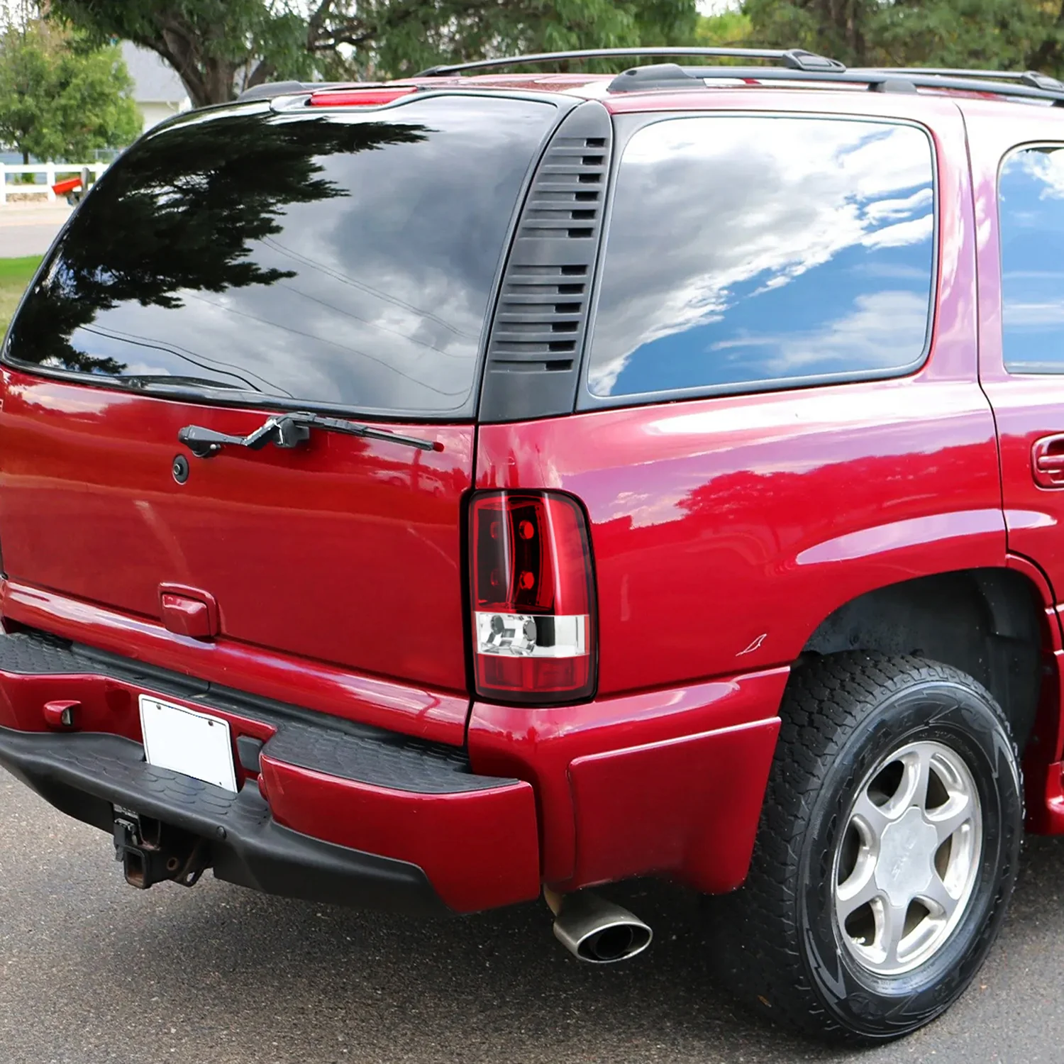 2000-2006 Chevy Suburban/Tahoe GMC Yukon/Yukon XL Tail Lights Chrome/Red Clear - Image 10