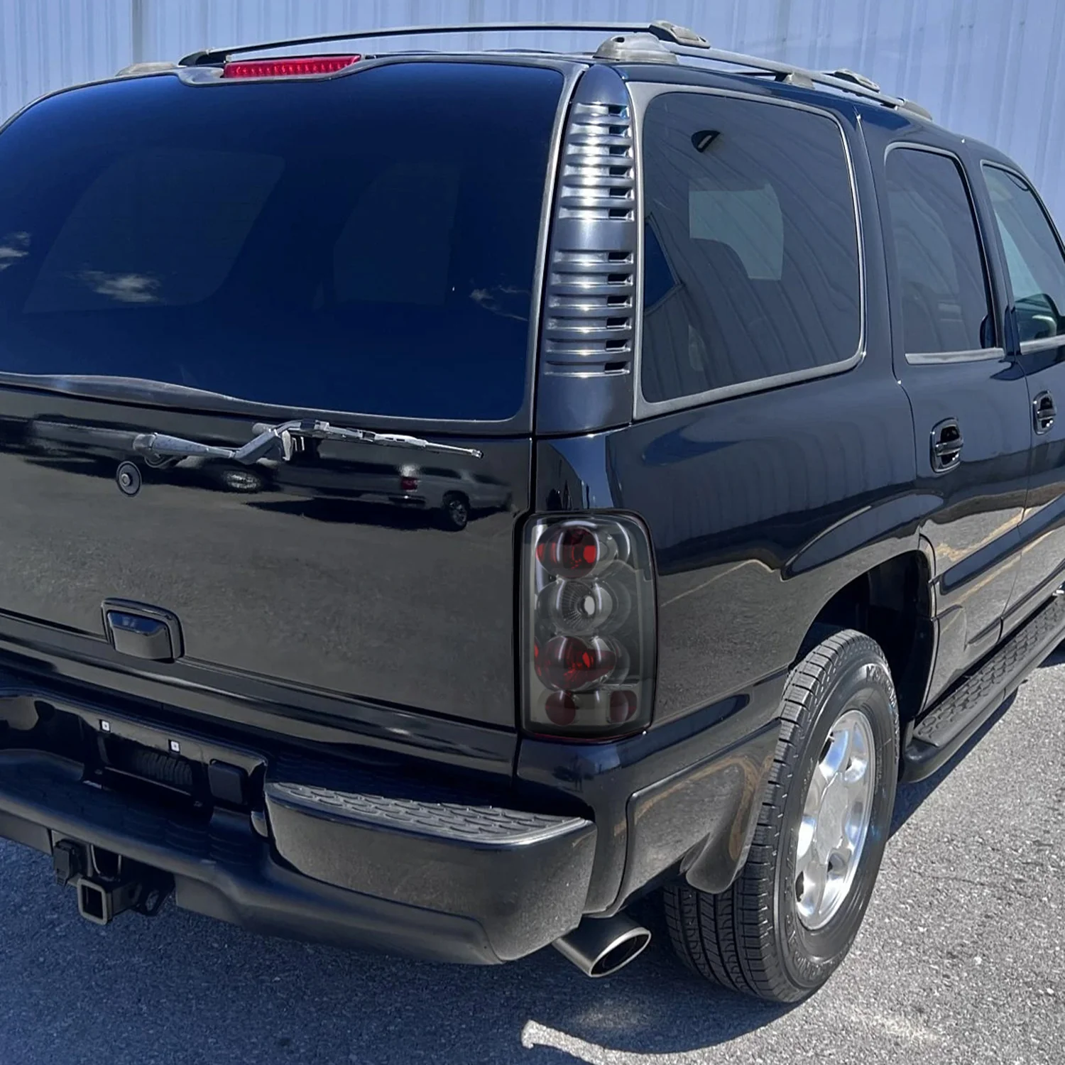 2000-2006 Chevy Suburban/Tahoe GMC Yukon/Yukon XL Tail Lights Chrome/Smoke - Image 6