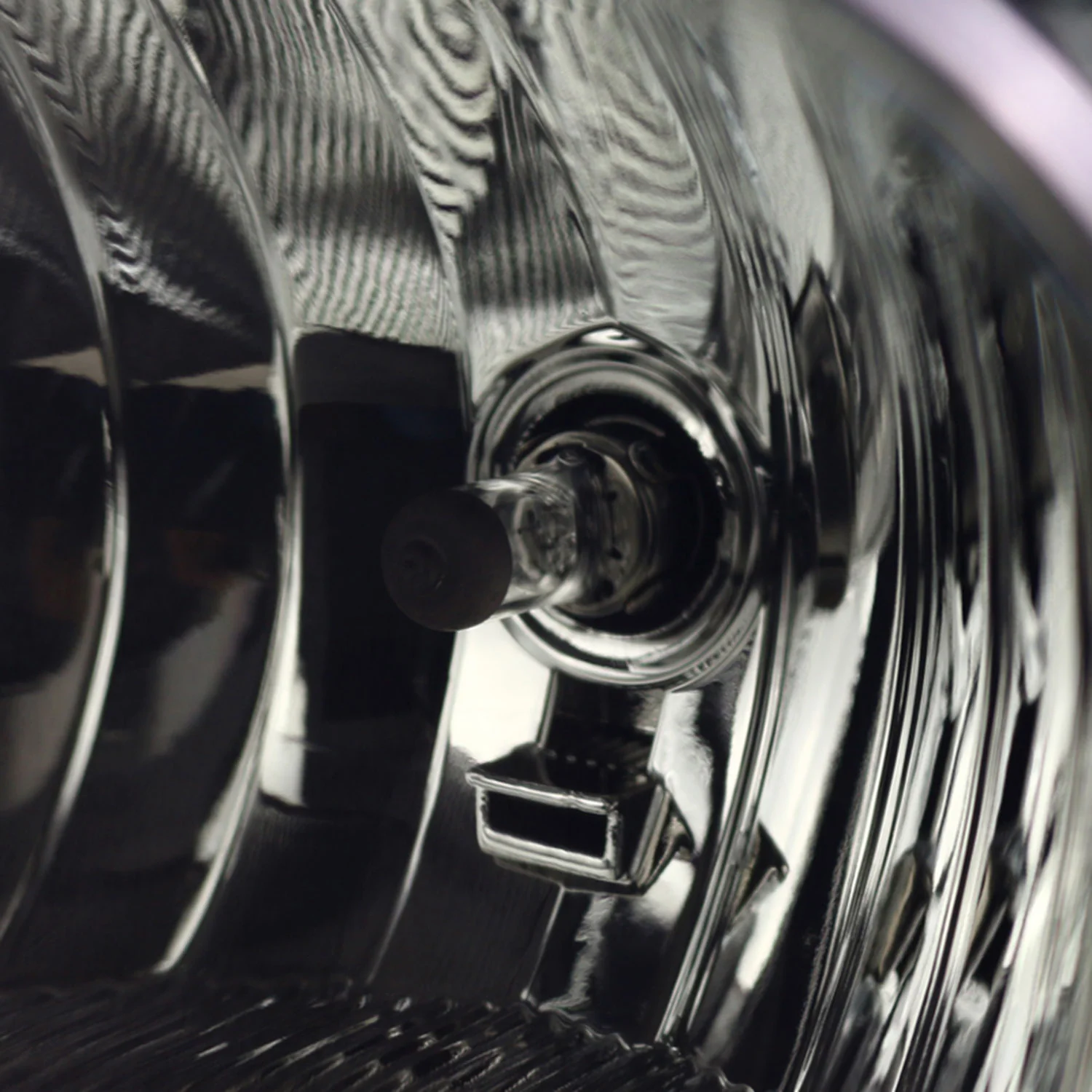 2002-2007 Chevy Silverado/Avalanche H10 Fog Lights Chrome Housing/Smoke Lens - Image 2
