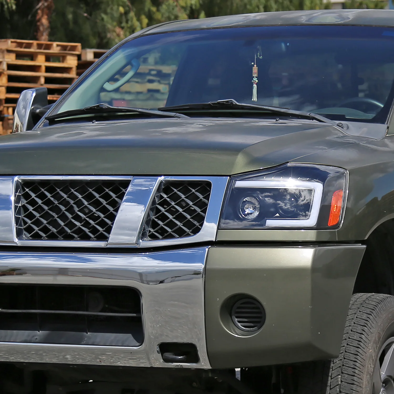 2004-2015 Nissan Titan / 04-2007 Armada LED C-Bar Headlights Signal Black - Image 9