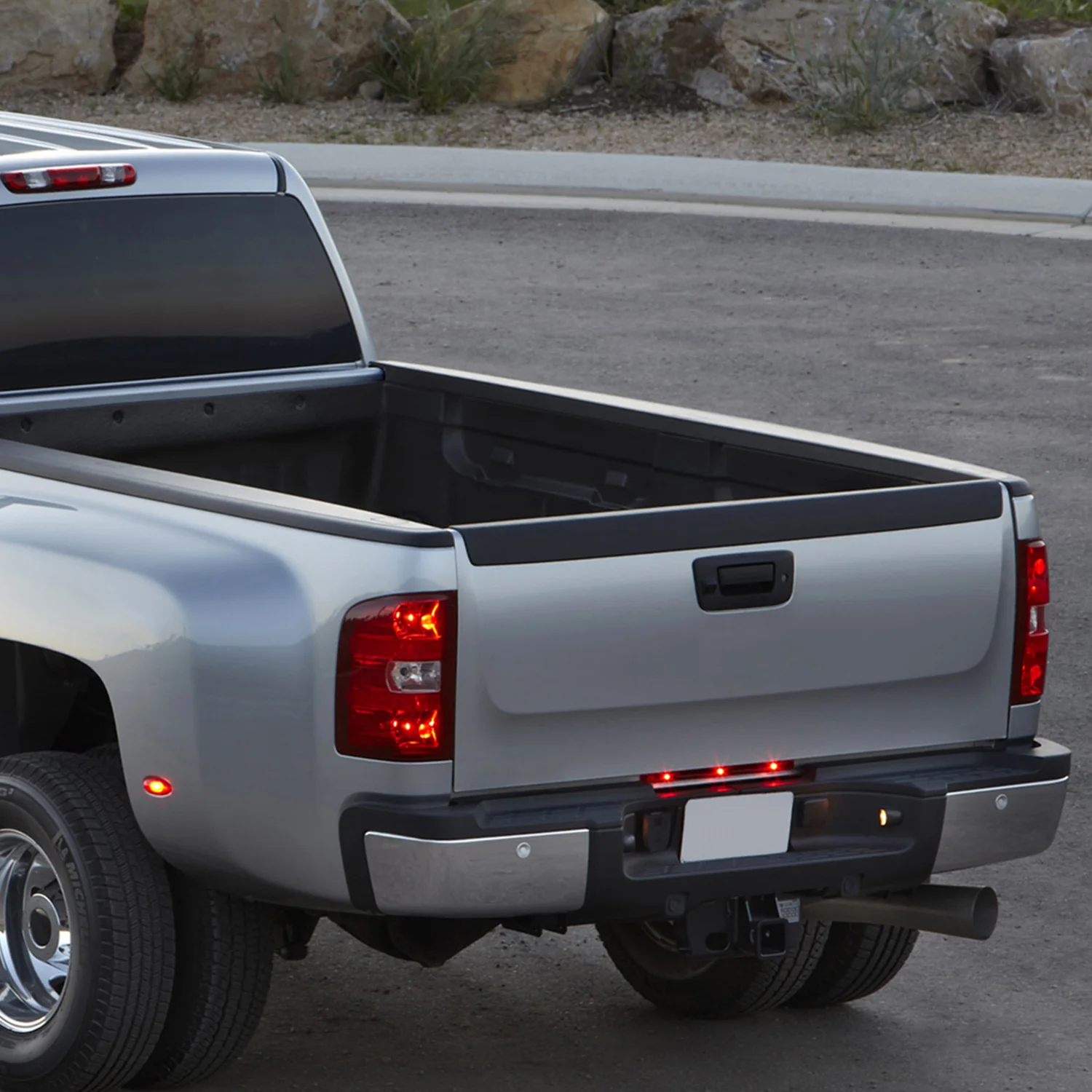 2007-2014 Chevy Silverado/GMC Sierra 2500/3500 Black ABS OE Tailgate Cap Cover - Image 10
