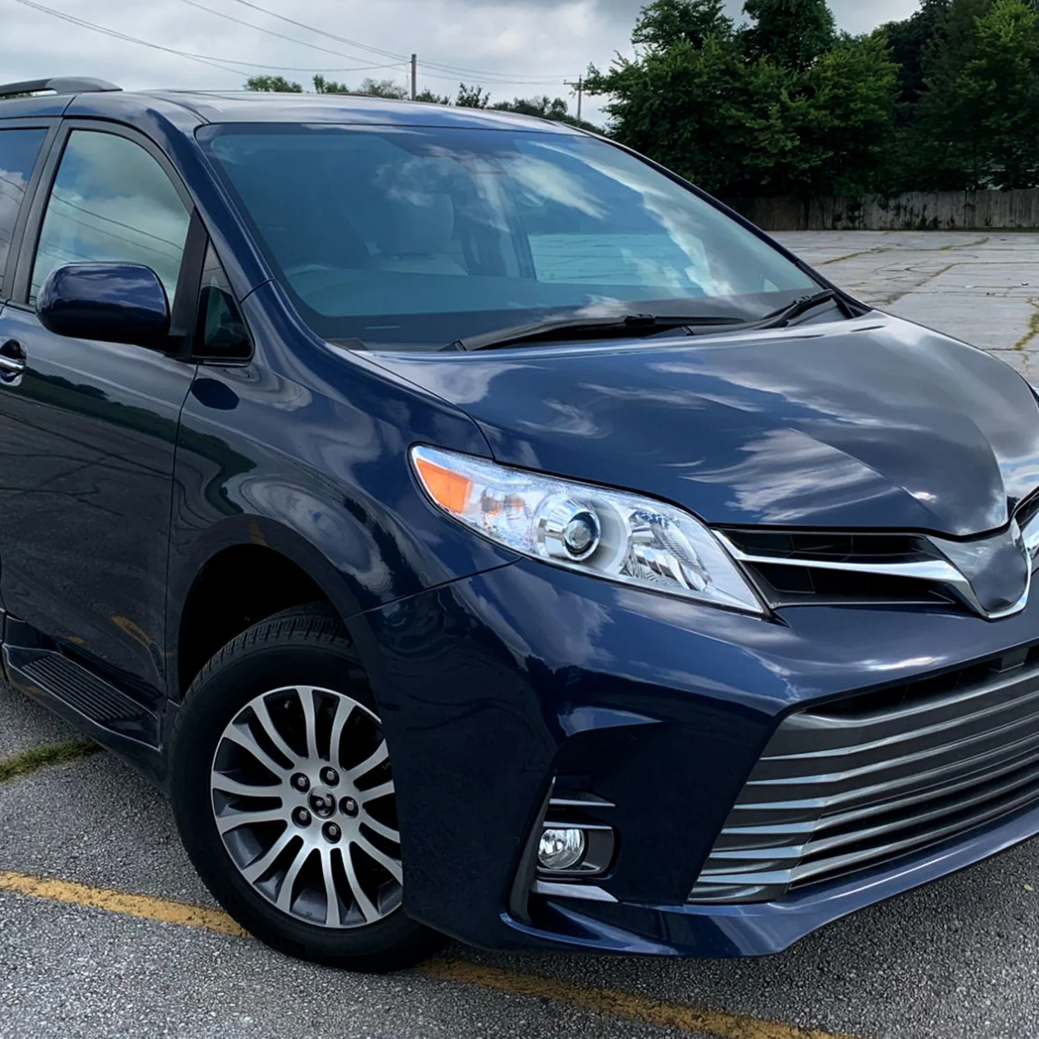 2011-2020 Toyota Sienna Passenger/Right Side Projector Headlights Chrome/Clear - Image 9