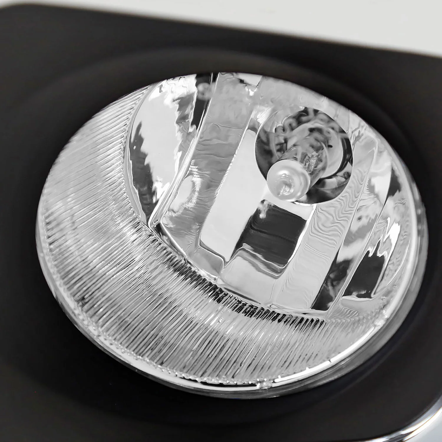 2016-2022 Toyota Tacoma H16 Chrome Cover Fog Lights Kit Chrome/Clear Lens - Image 2