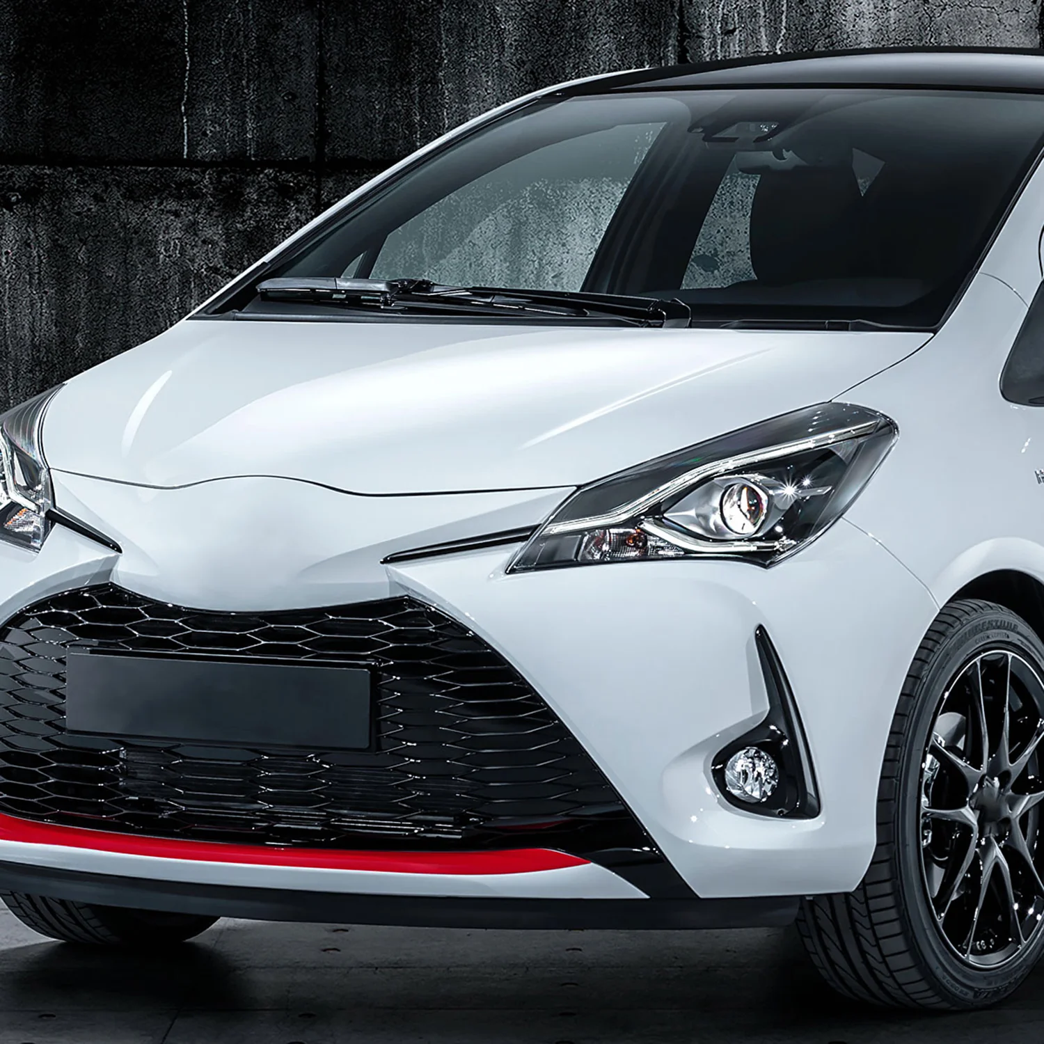 2018-2019 Toyota Yaris Hatchback H16 Fog Lights Kit Chrome/Clear Lens - Image 10