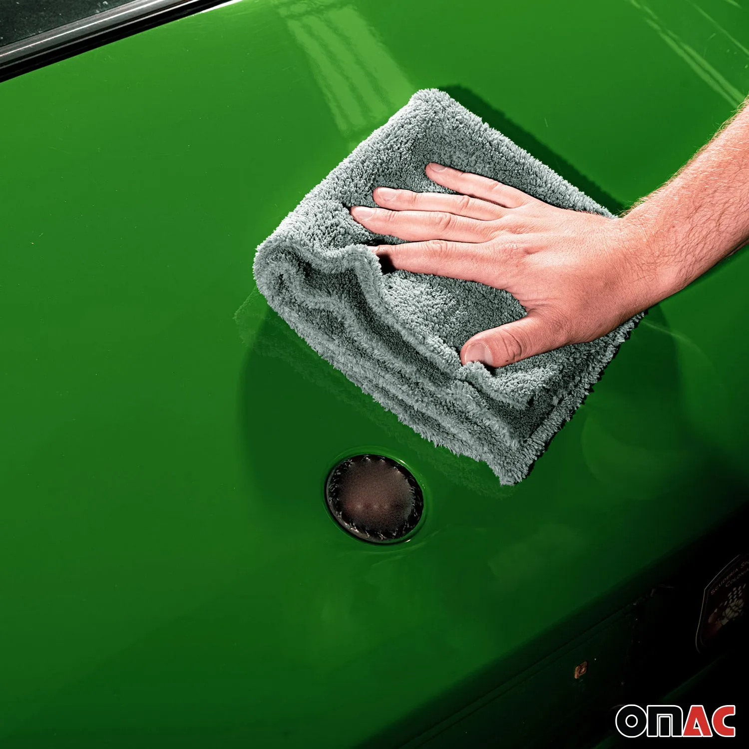Interior Essentials Dashboard Detailing Glass Cleaner Car Care Sets Gift Box - Image 8