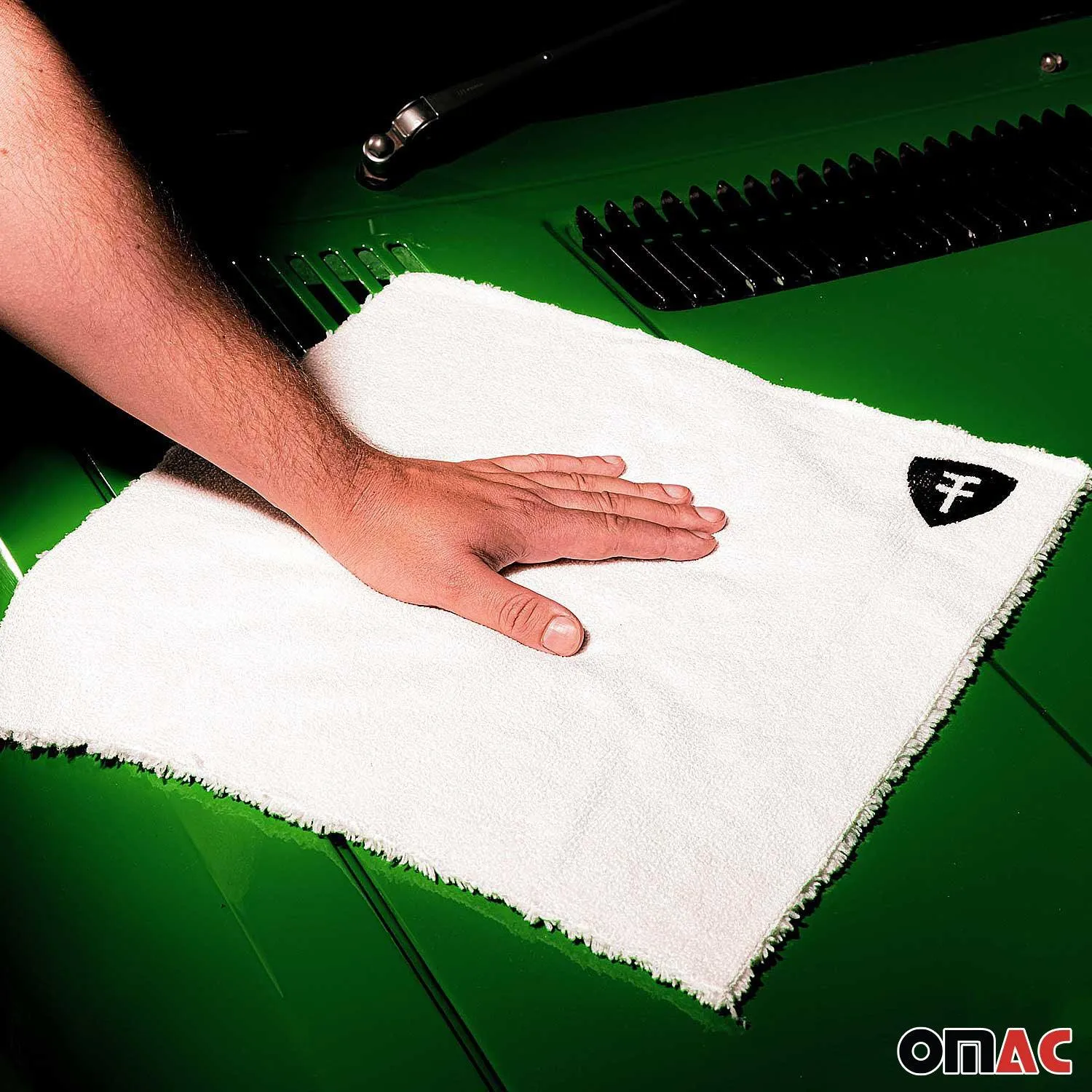 Premium Microfiber Cleaning Cloth Towel Dry Car Wash Polishing Detailing Towel - Image 4