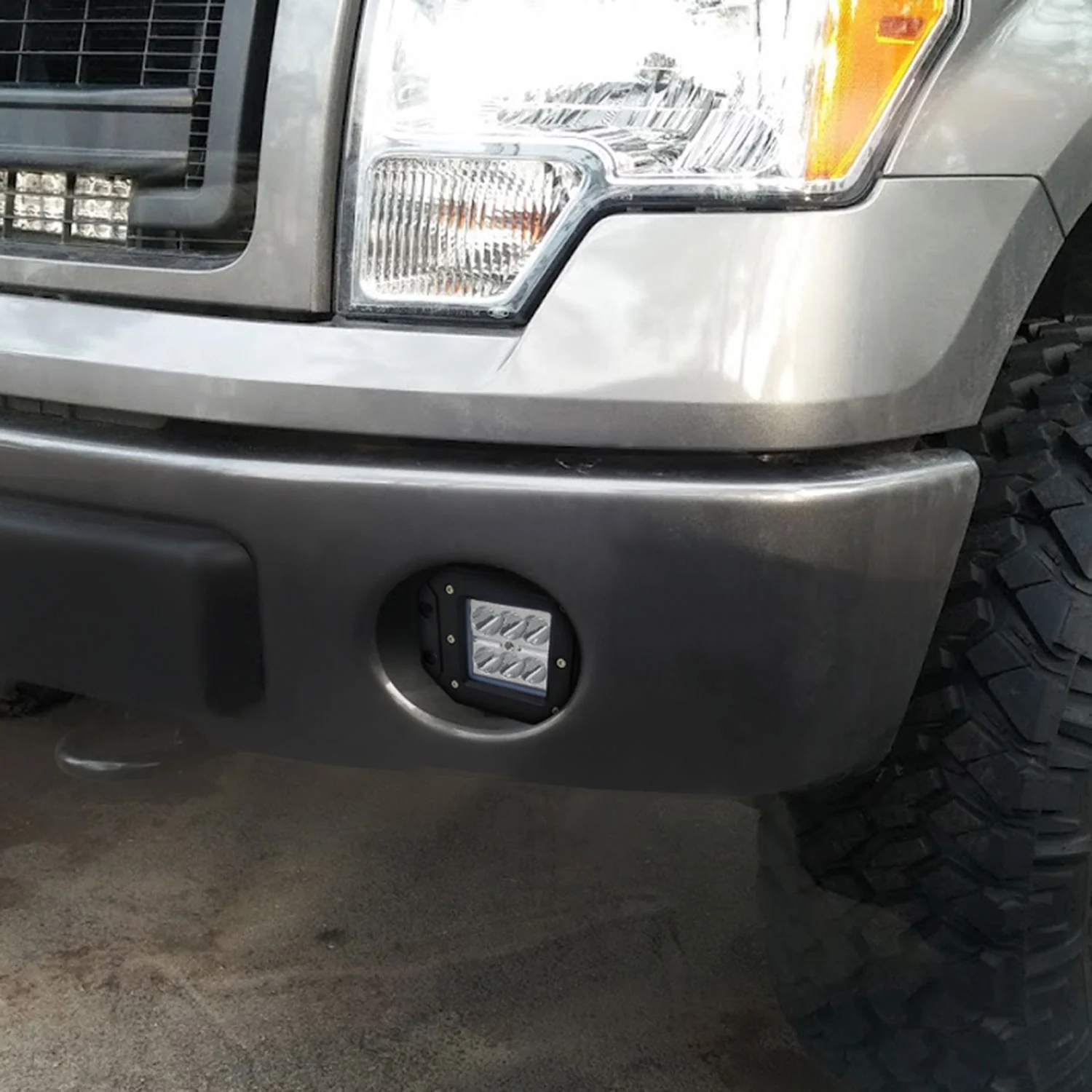 Universal Off Road 6000K Spot Beam 18W 6-LED Cub Fog Light Mounting Bracket - Image 10