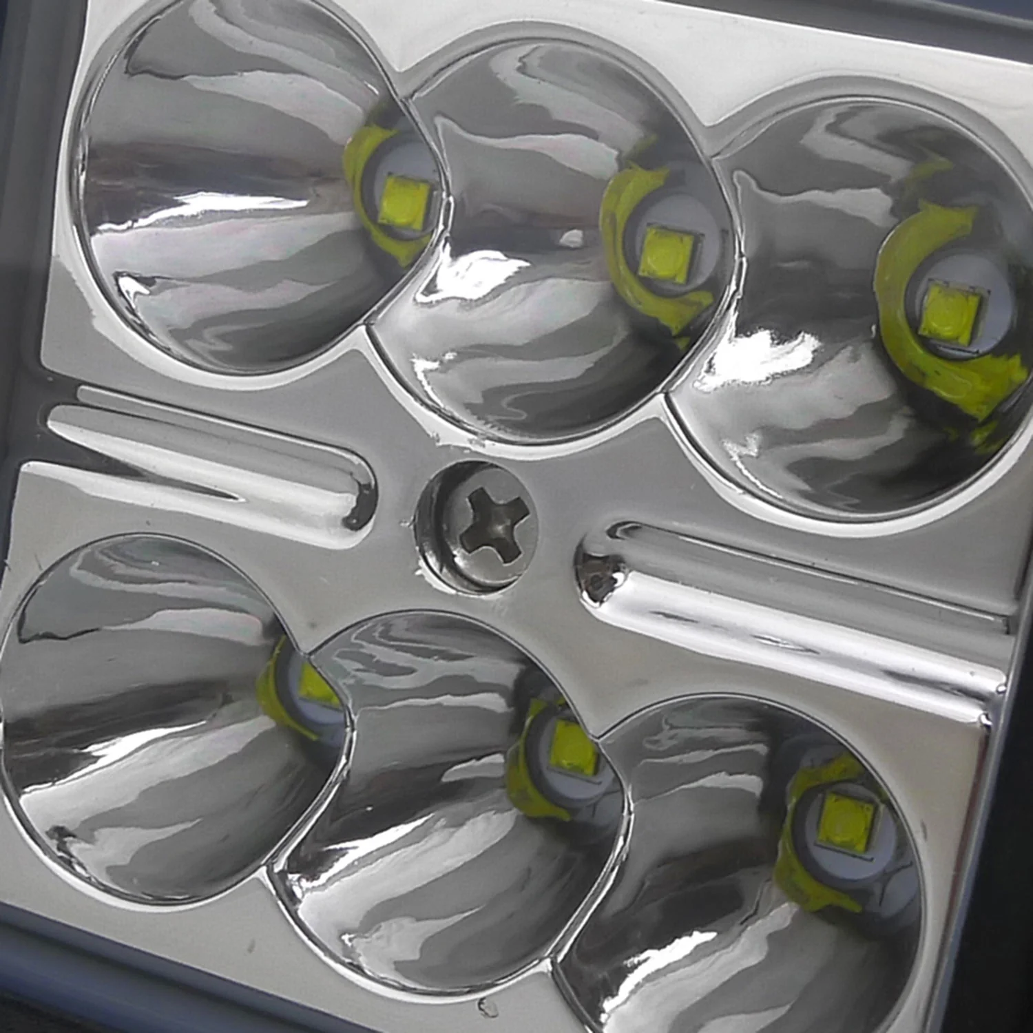 Universal Off Road 6000K Spot Beam 18W 6-LED Cub Fog Light Mounting Bracket - Image 3